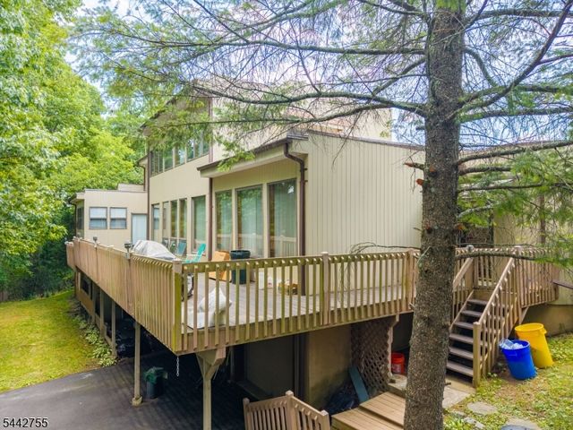 4 High Mountain Trl, Lincoln Park Boro, NJ 07035