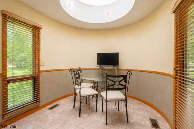 4 High Mountain Trl, Lincoln Park Boro, NJ 07035