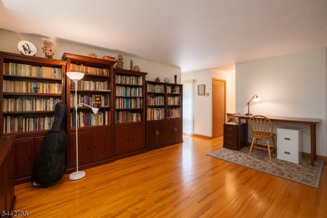 4 High Mountain Trl, Lincoln Park Boro, NJ 07035