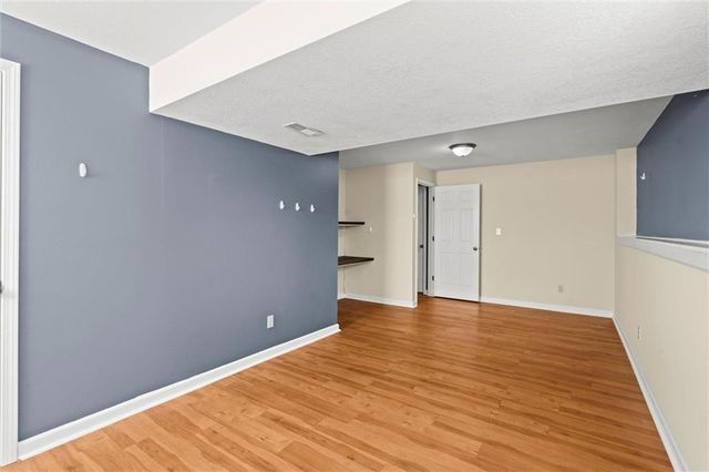 741 SW Windsong Circle, Lee's Summit, MO 64082