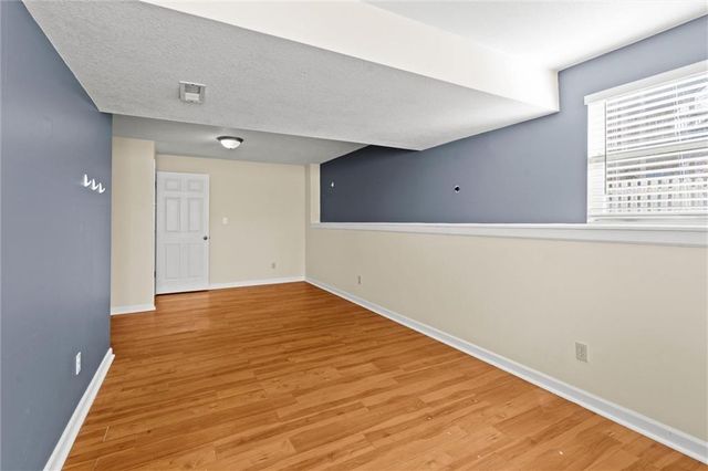 741 SW Windsong Circle, Lee's Summit, MO 64082