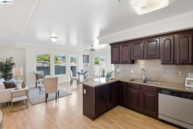 1515 14Th Ave 403, Oakland, CA 94606