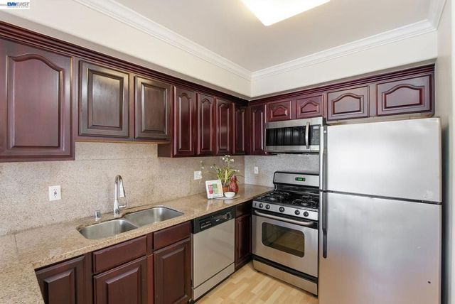 1515 14Th Ave 403, Oakland, CA 94606
