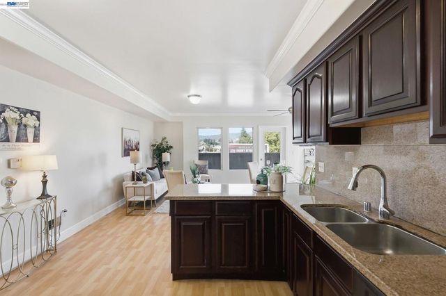 1515 14Th Ave 403, Oakland, CA 94606