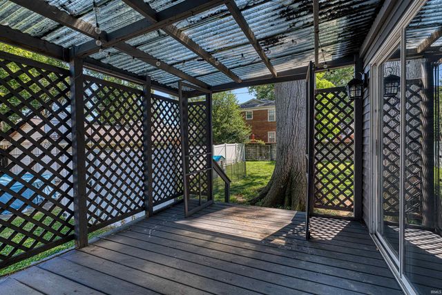 548 S Willow Road, Evansville, IN 47714