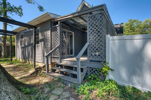 548 S Willow Road, Evansville, IN 47714