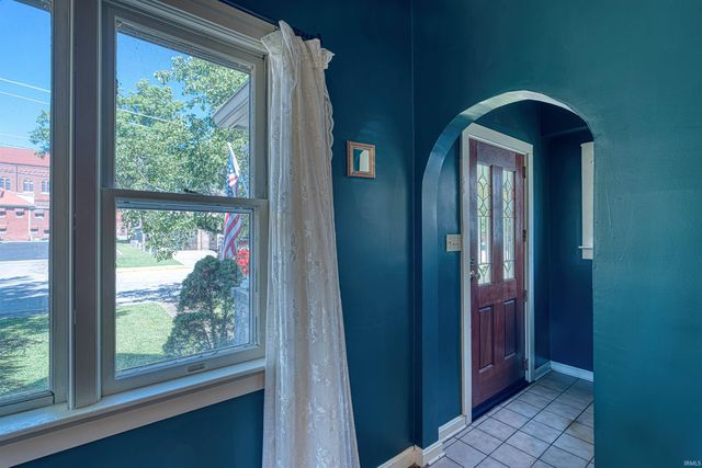 548 S Willow Road, Evansville, IN 47714