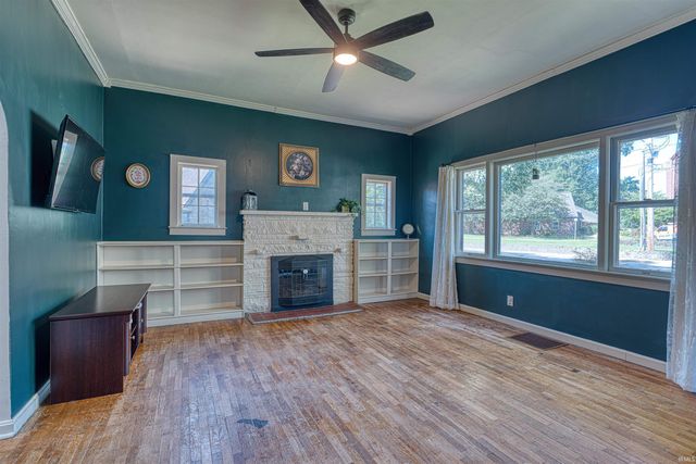 548 S Willow Road, Evansville, IN 47714