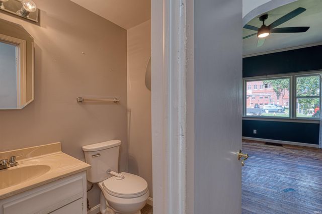 548 S Willow Road, Evansville, IN 47714