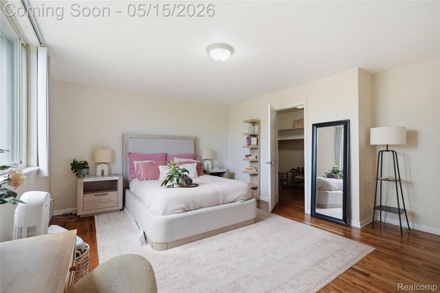 4041 W Maple Road E203, Bloomfield Hills, MI 48301