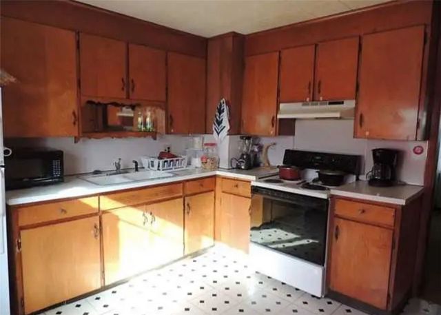 60 Locust Street, Rochester, NY 14613