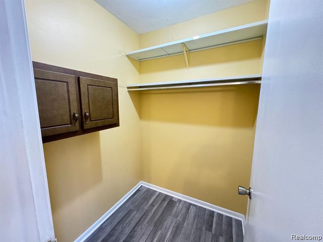 16880 Edloytom Way 137, Clinton Township, MI 48038