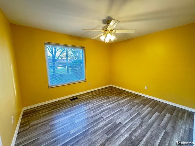 16880 Edloytom Way 137, Clinton Township, MI 48038