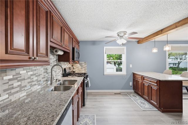341 Fawn Trail, West Seneca, NY 14224