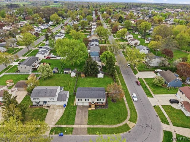 341 Fawn Trail, West Seneca, NY 14224