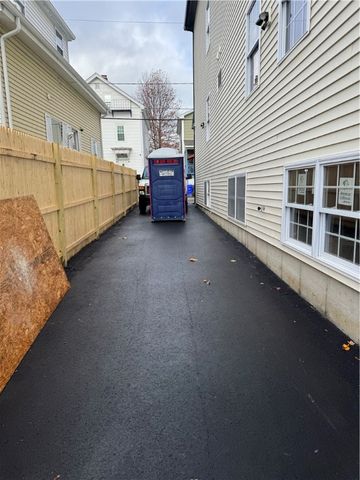 31 Vandewater Street, Providence, RI 02908