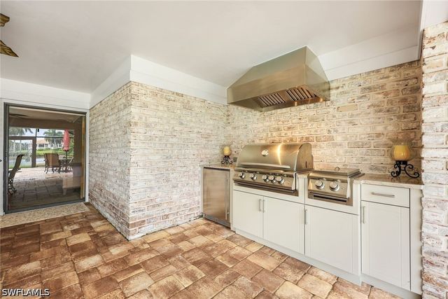 2264 Imperial Golf Co BLVD, Naples, FL 34110