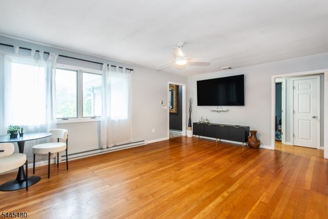 2 Glen Rd, Vernon Twp., NJ 07422
