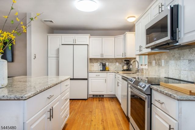 2 Glen Rd, Vernon Twp., NJ 07422