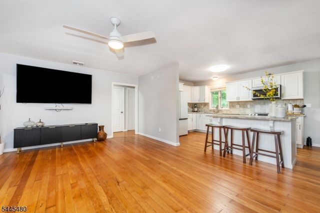 2 Glen Rd, Vernon Twp., NJ 07422