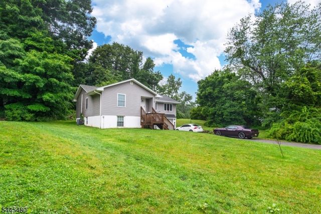 2 Glen Rd, Vernon Twp., NJ 07422