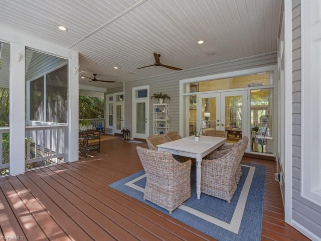 6480 Sandalwood LN, Naples, FL 34109