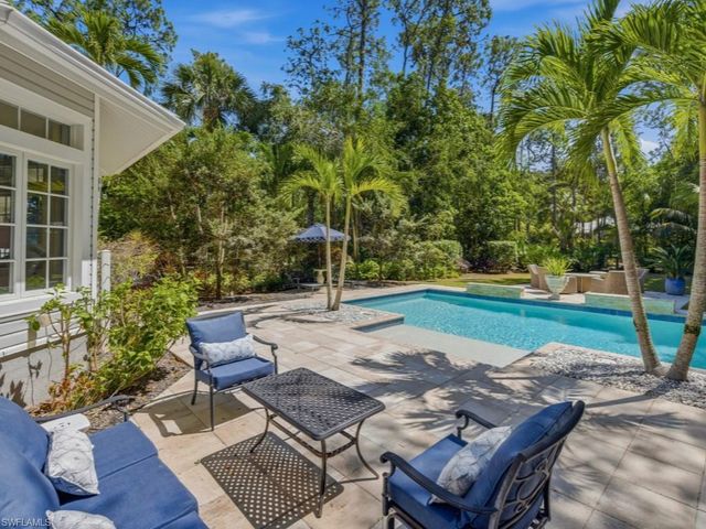 6480 Sandalwood LN, Naples, FL 34109