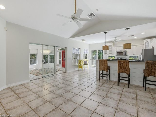 6480 Sandalwood LN, Naples, FL 34109