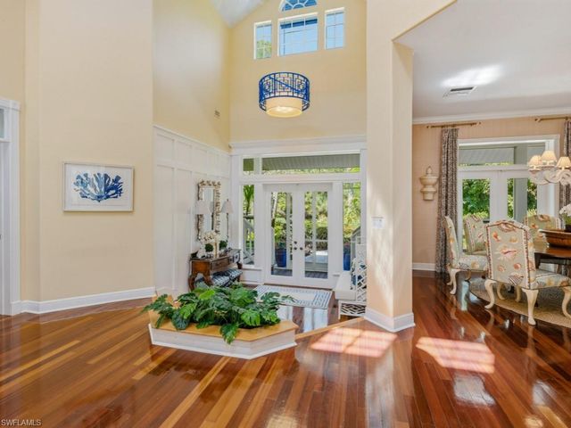 6480 Sandalwood LN, Naples, FL 34109