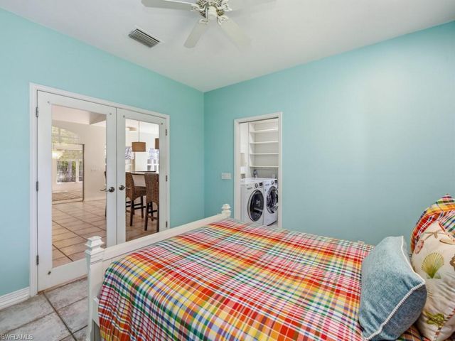 6480 Sandalwood LN, Naples, FL 34109