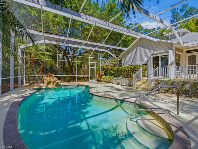 6480 Sandalwood LN, Naples, FL 34109