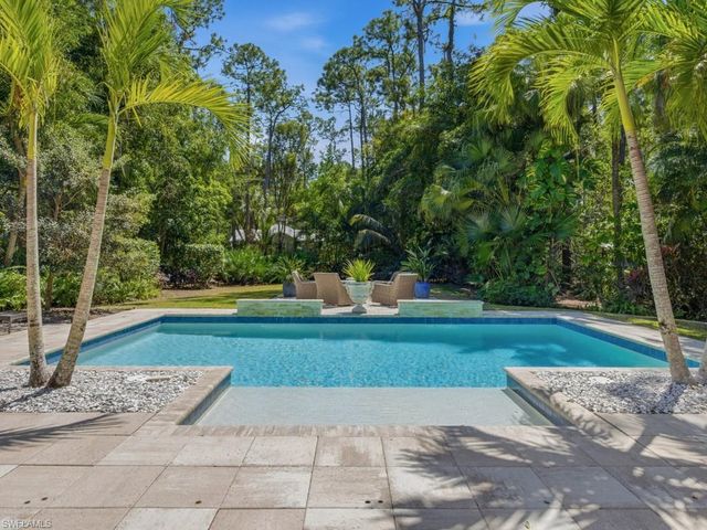 6480 Sandalwood LN, Naples, FL 34109