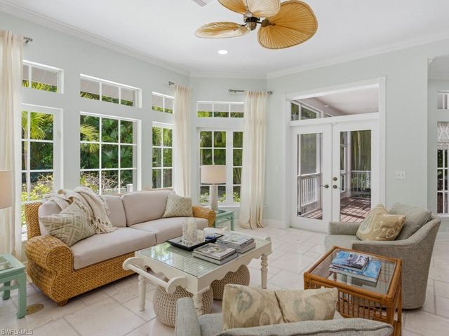 6480 Sandalwood LN, Naples, FL 34109