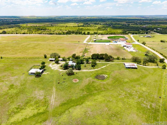 735 Old Zorn Rd, San Marcos, TX 78666