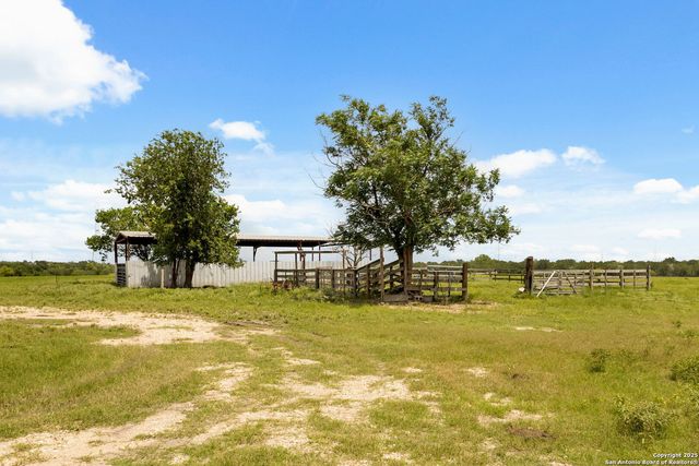735 Old Zorn Rd, San Marcos, TX 78666