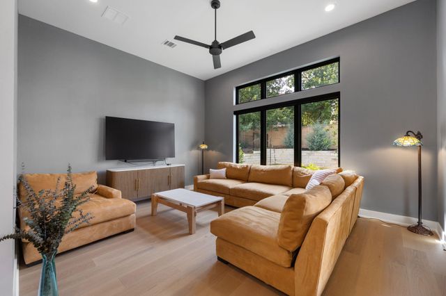 501 Black Wolf RUN, Austin, TX 78738