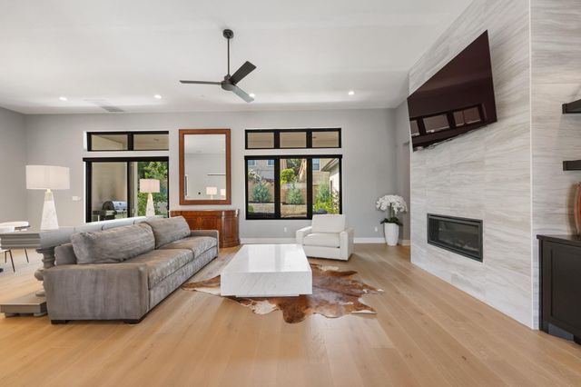 501 Black Wolf RUN, Austin, TX 78738