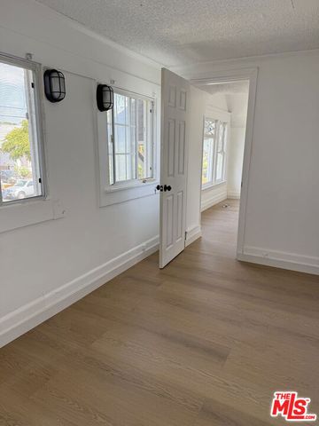 1454 W 28th Street, Los Angeles, CA 90007