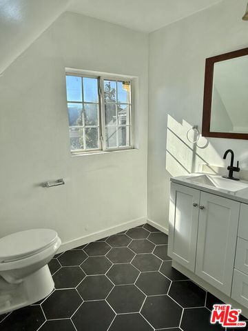 1454 W 28th Street, Los Angeles, CA 90007