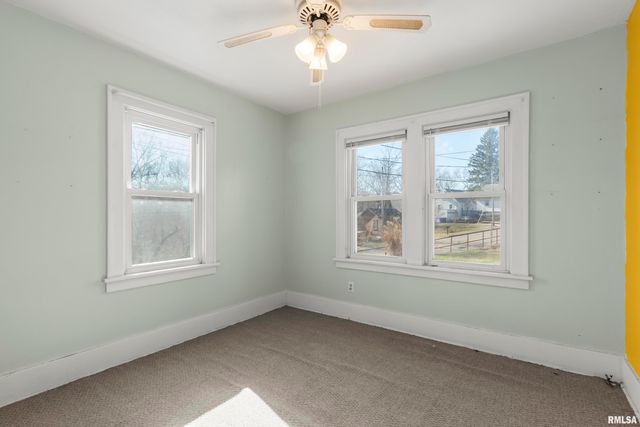 400 PEKIN Avenue, East Peoria, IL 61611