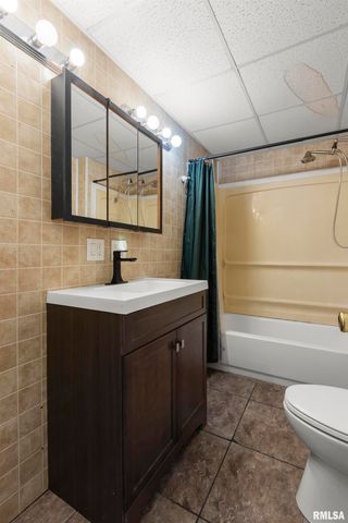 400 PEKIN Avenue, East Peoria, IL 61611