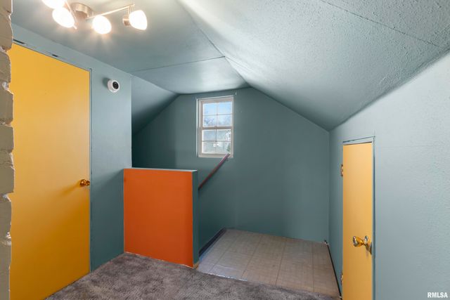 400 PEKIN Avenue, East Peoria, IL 61611