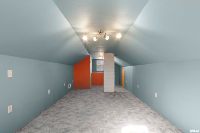 400 PEKIN Avenue, East Peoria, IL 61611