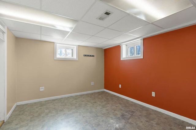 400 PEKIN Avenue, East Peoria, IL 61611