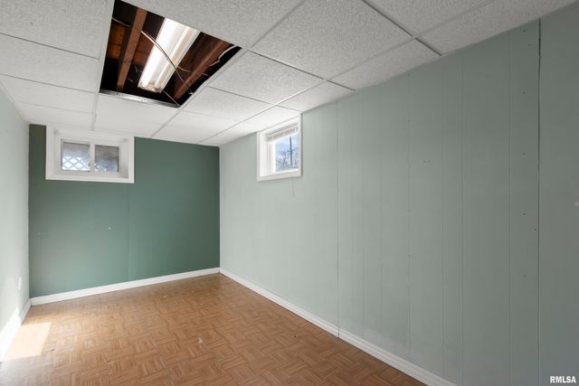 400 PEKIN Avenue, East Peoria, IL 61611