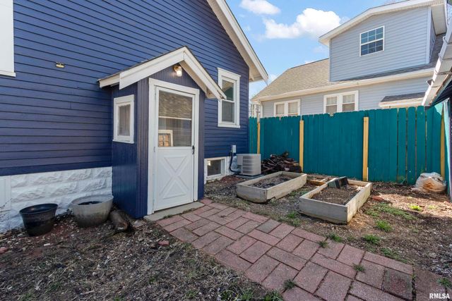 400 PEKIN Avenue, East Peoria, IL 61611