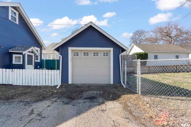 400 PEKIN Avenue, East Peoria, IL 61611