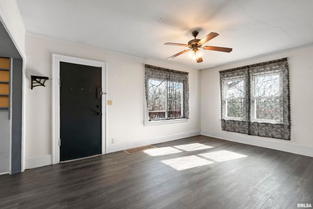 400 PEKIN Avenue, East Peoria, IL 61611