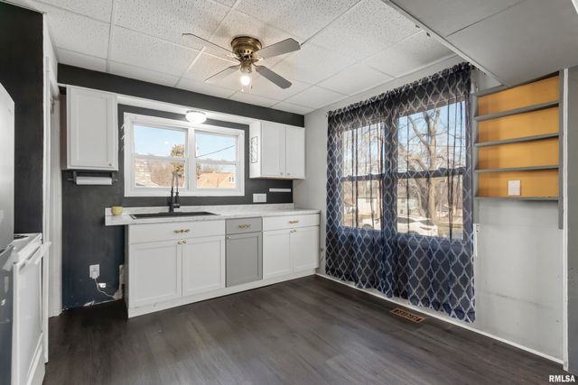 400 PEKIN Avenue, East Peoria, IL 61611