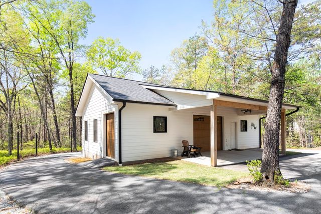 144 Lecroy Road, Walhalla, SC 29691